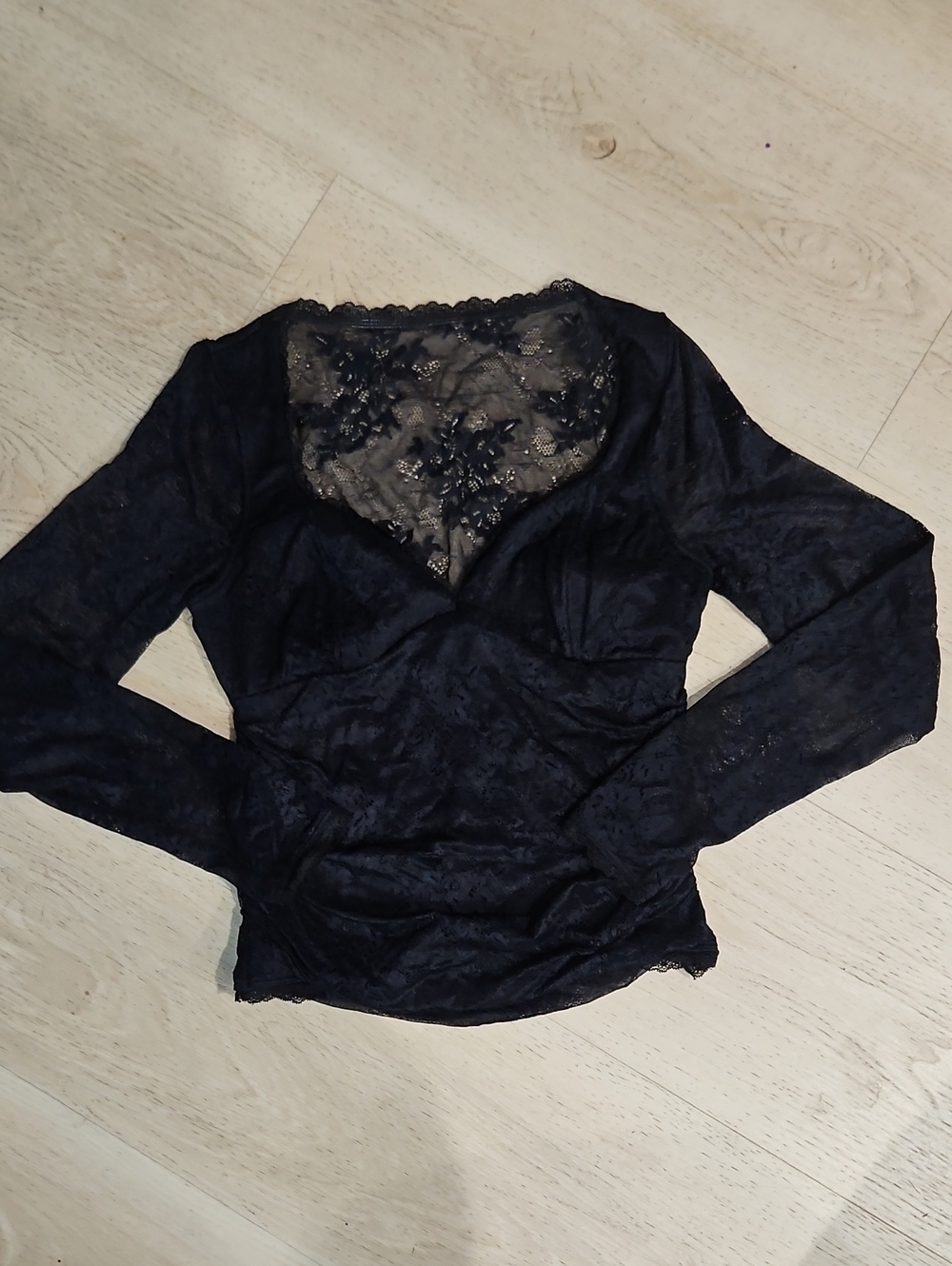 ⭐️Abercrombie & Fitch Black Lace Long-Sleeve V-Neck Top SZ S⭐️